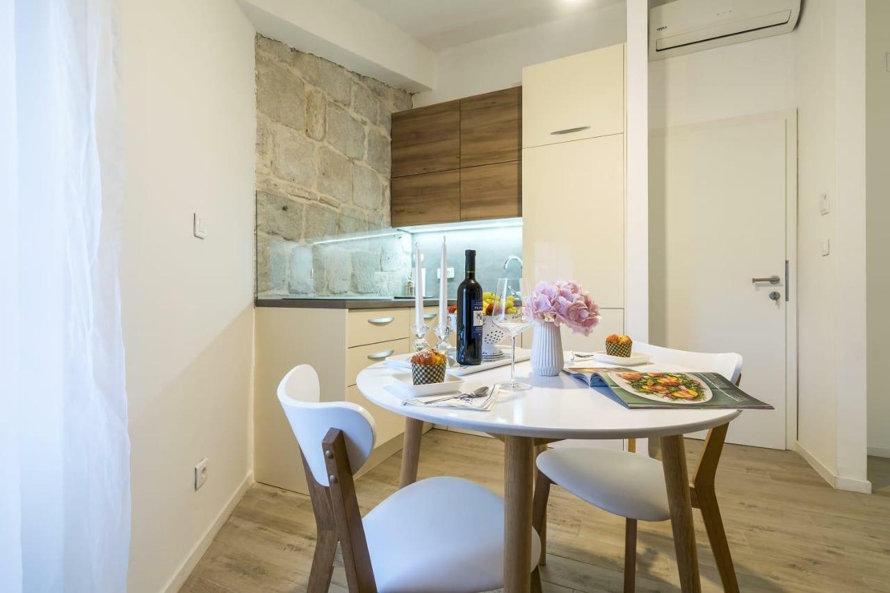 Studio Apartments Petar In Old Part Of Town Split Exterior photo